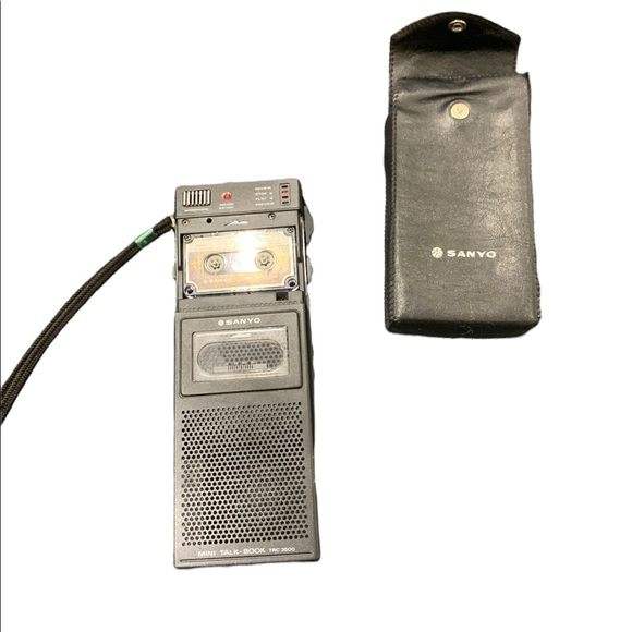 Vintage Sanyo Japanese Micro Recorder. - Picture 4 of 4